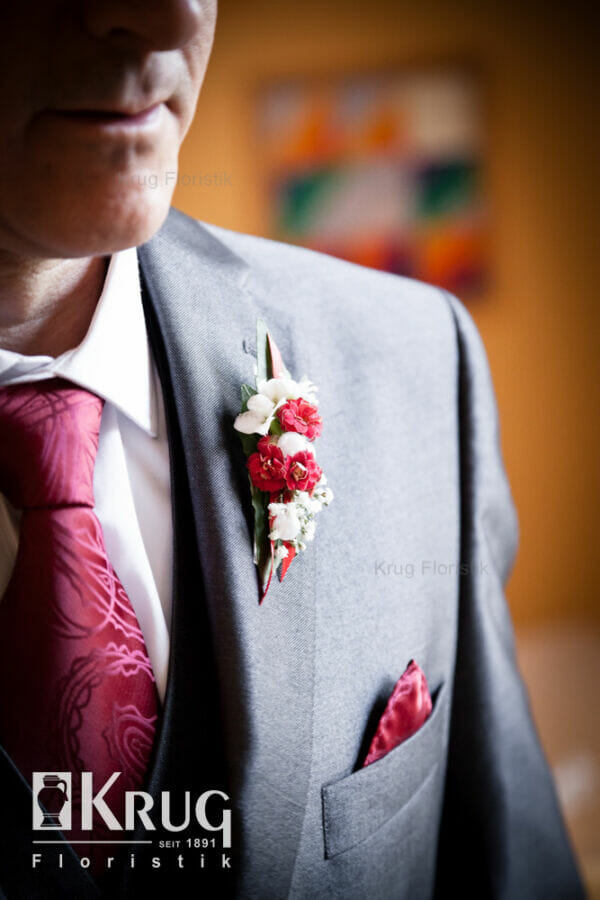 Hochzeit Anstecker für Bräutigam in rot-weiß