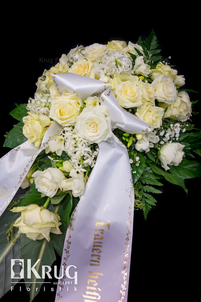 Blumen-Gesteck in weiß mit Rosen, Hyazinthen, Freesien