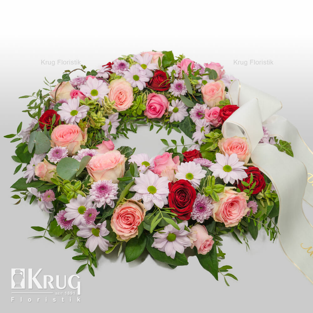 Blüten-Kranz zur Trauer-Feier mit Rosen und Schleife